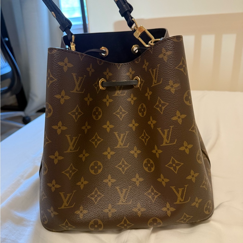 Louis Vuitton Neonoe MM Monogram